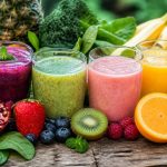 Les smoothies de saison : comment composer des recettes crues équilibrées et riches en nutriments toute l’année